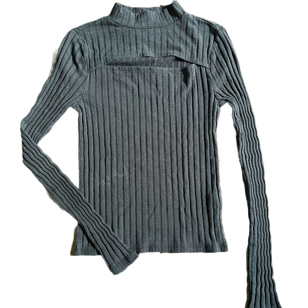🌸FOREVER 21 BLACK MOCKNECK RIBBED LONG SLEEVE SWEATER WITH CUT OUT SIZE SMALL